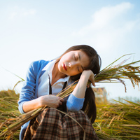 爱的幸福会过期:痛到麻痹的QQ唯美伤感女头像_WWW.TQQA.COM