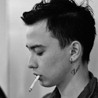 欧美qq灰色头像男生低调的过着自己的生活:让一_WWW.TQQA.COM
