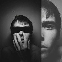 QQ欧美头像:帅哥颓废:每天让自己多想你一点_WWW.TQQA.COM