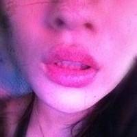 非主流红唇女生头像:你的温柔杀死我_WWW.TQQA.COM