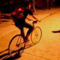 远景QQ头像情侣一男一女两张:幻彩的世界有你有_WWW.TQQA.COM