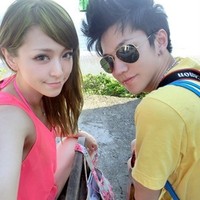 一男一女韩国情侣头像:世界有你不寂寞_WWW.TQQA.COM