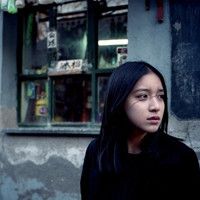 看见天上的微光:意境女生长发不带字qq头像_WWW.TQQA.COM