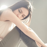 陪你度过四季永不分离:对着阳光的唯美高清大头_WWW.TQQA.COM