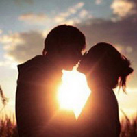 形影不离的幸福情侣QQ头像一对_WWW.TQQA.COM