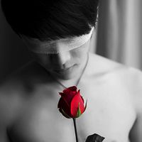 帅气男生头像伤感_WWW.TQQA.COM