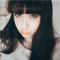 含着棒棒糖的可爱女生QQ头像:你的笑容扰我心弦_WWW.TQQA.COM