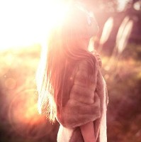 一人一边情侣QQ头像:男左女右_WWW.TQQA.COM