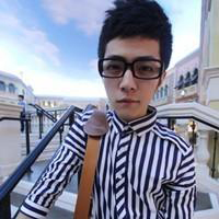 非主流戴墨镜的男生qq头像:分不清爱情的是是非_WWW.TQQA.COM
