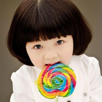外国可爱小孩头像一左一右:天真无邪的容颜_WWW.TQQA.COM