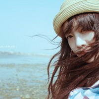 夏天戴帽子的唯美女生头像_WWW.TQQA.COM