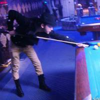 远景QQ头像情侣一男一女两张:幻彩的世界有你有_WWW.TQQA.COM