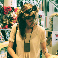 有时候放手才是最好的归宿:唯美森系女生图片头_WWW.TQQA.COM