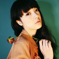 采蘑菇的小姑娘:意境森系女头_WWW.TQQA.COM