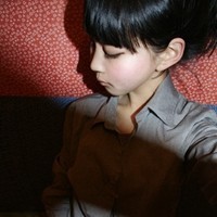 失恋后用的伤感女生灰白头像_WWW.TQQA.COM