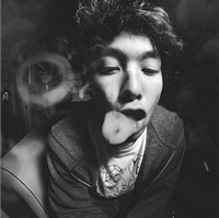 灰色帅哥头像:坚强的自己_WWW.TQQA.COM