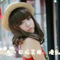 有字的浪漫情侣头像一左一右:情歌还有两三首_WWW.TQQA.COM