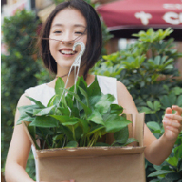 纯真女孩QQ头像:回忆温暖了记忆_WWW.TQQA.COM