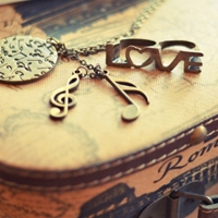 幸福的人是你:唯美清新静态头像:我是你的小太阳_WWW.TQQA.COM