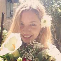 短头发欧美女孩头像:@心系你一人_WWW.TQQA.COM