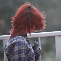 夏季专用头像:穿格子衬衫的小清新女头_WWW.TQQA.COM