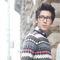 自拍再自裁情侣头像一对_WWW.TQQA.COM