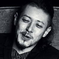 小田切让电影自裁QQ头像_WWW.TQQA.COM