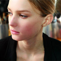 欧美唯美伤感女生头像:不配在说你爱我#_WWW.TQQA.COM