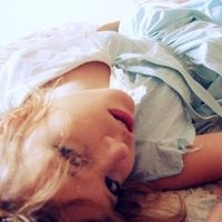 qq非主流欧美头像女_WWW.TQQA.COM