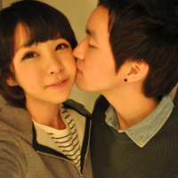2个人用一张的情侣QQ头像:我的幸福不说话_WWW.TQQA.COM