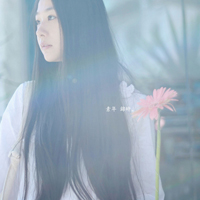 侧脸qq头像靠墙女生:意境任在_WWW.TQQA.COM