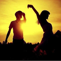 形影不离的幸福情侣QQ头像一对_WWW.TQQA.COM