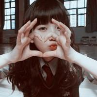 唯美黑色长发女生头像:假如我变成你的回忆_WWW.TQQA.COM