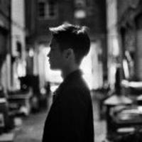 灰色头像:非主流唯美男生:给你幸福到永远_WWW.TQQA.COM