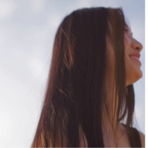 女生一个人孤单头像:唯美又伤感_WWW.TQQA.COM