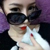 抱着猫咪的女生头像:可爱妹子万人疼_WWW.TQQA.COM