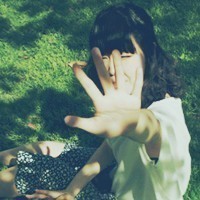 看淡一切:包括你:茶色的邻家小清新女生头像_WWW.TQQA.COM