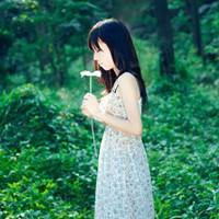 QQ唯美清新女生头像:承载一颗心_WWW.TQQA.COM