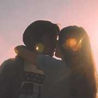 情侣一图双人头像:尽全力爱到底_WWW.TQQA.COM