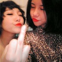 唯美阳光下女生头像:你的沉默我不懂_WWW.TQQA.COM