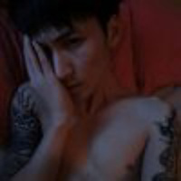 欧美纹身头像男生:赌一场爱情游戏_WWW.TQQA.COM