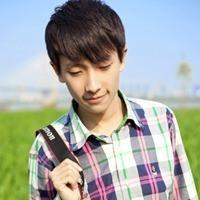 唯美阳光男生头像:怀念初恋和童年_WWW.TQQA.COM