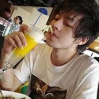 男生头像图片喝着饮料_WWW.TQQA.COM