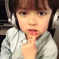 卖萌的孩纸可爱QQ头像_WWW.TQQA.COM