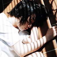 诡异欧美风头像女生:深爱的人伤害也是最深_WWW.TQQA.COM