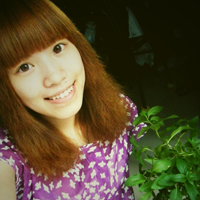 QQ头像紫色背景女生:浪漫系:生活很美好_WWW.TQQA.COM
