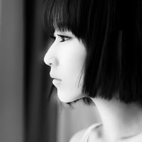 从亲密到陌生的心痛:伤感的唯美女生QQ头像_WWW.TQQA.COM