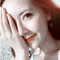 嘟着嘴扮可爱的女生头像_WWW.TQQA.COM