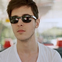 QQ欧美头像男生帅气:欧美帅气男生头像超拽_WWW.TQQA.COM