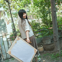 唯美阳光下女生头像:你的沉默我不懂_WWW.TQQA.COM